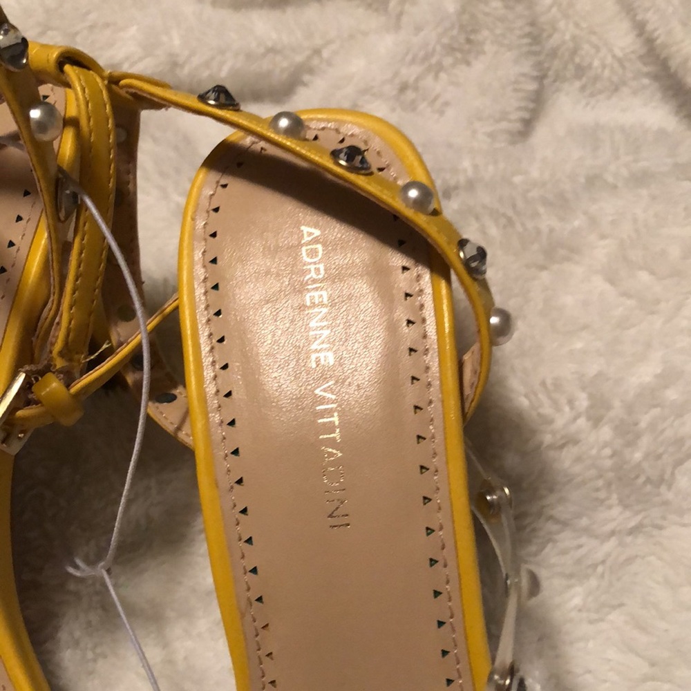 Adrienne Vittadini yellow high heel clear beaded strap scandal open toe size 9 - Picture 3 of 8